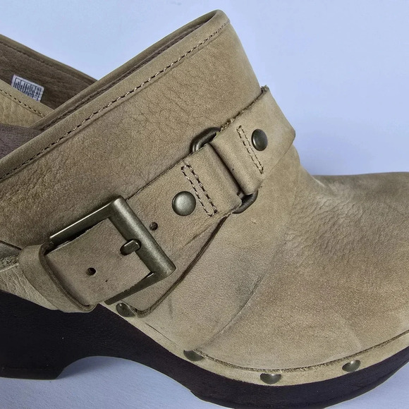 Ugg Women’s Natallie Leather Studded Platform Slip On Tan Clog Size 7 - Picture 9 of 16